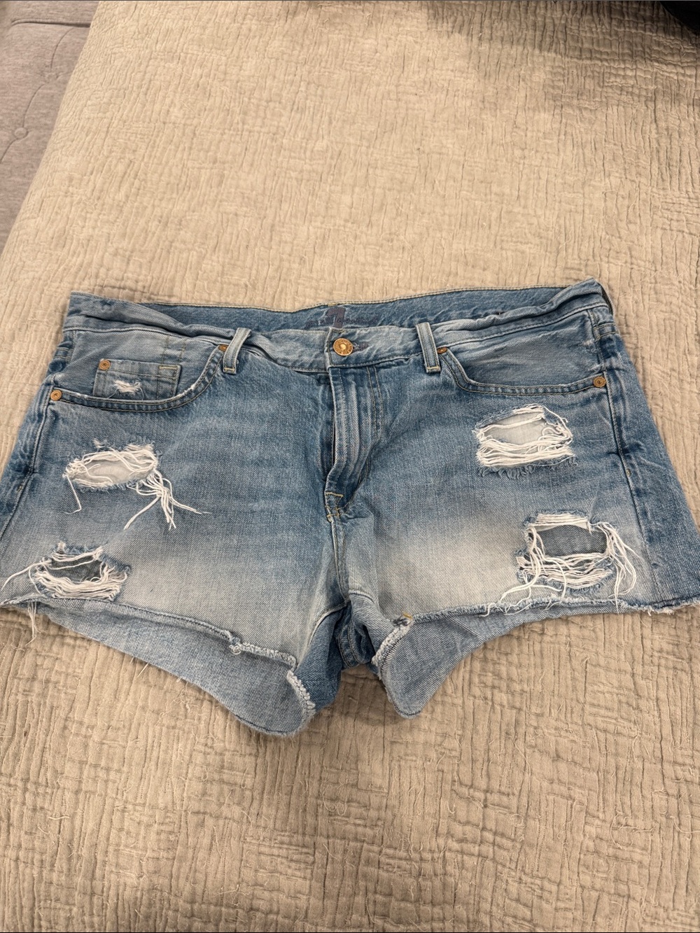 7 for all mankind distressed shorts size 32